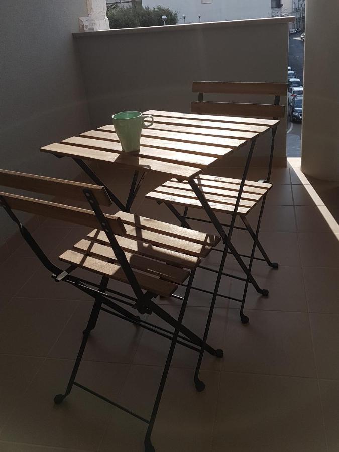 Central Apartment Con Tre Camere Da Letto Locorotondo Luaran gambar