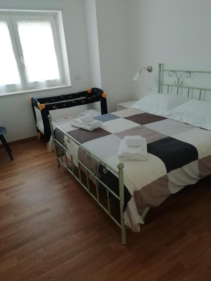 Central Apartment Con Tre Camere Da Letto Locorotondo Luaran gambar